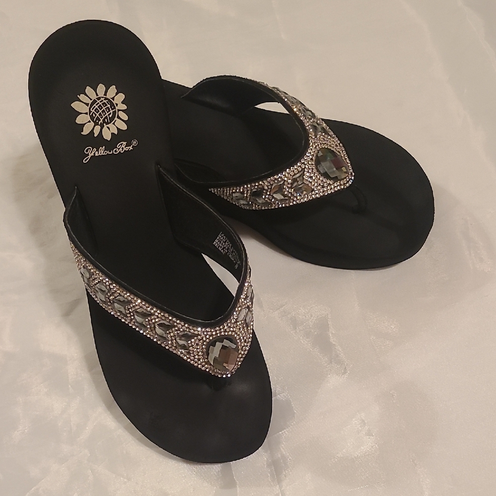Yellow Box Black Sandals with Cushioned Sole